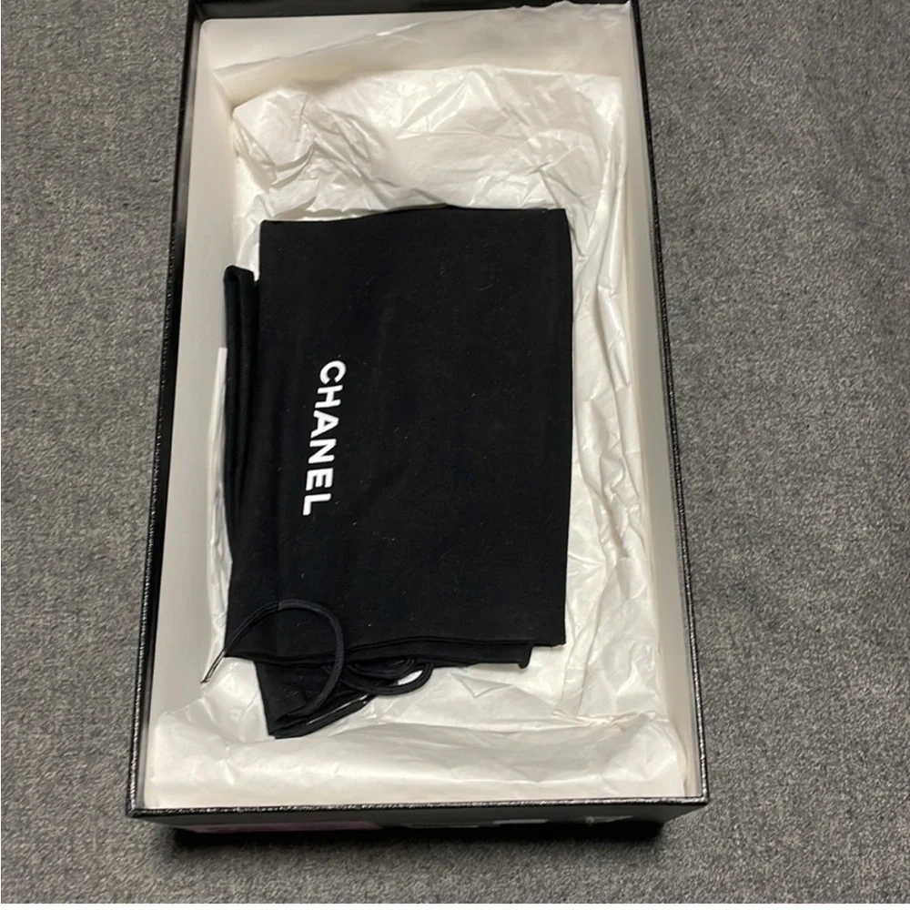 Chanel slip on sneakers, 40.5, NWT - Picture 9 of 10